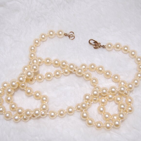 NWOT Vintage 1999 Monet Mother of Pearl Necklace, 31" Long - Picture 11 of 12